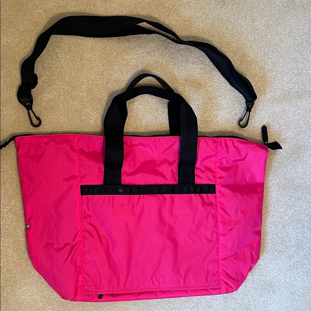 NWOT Le Sportsac  Pink Carry All Zip Tote Bag